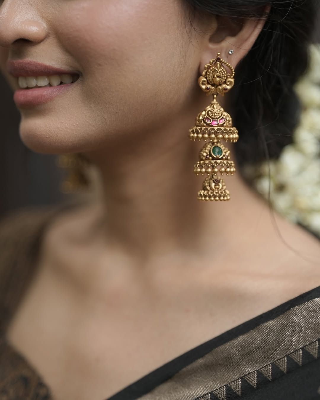 Beautiful Gold Earrings Collections From 'Arnav Jewellery'