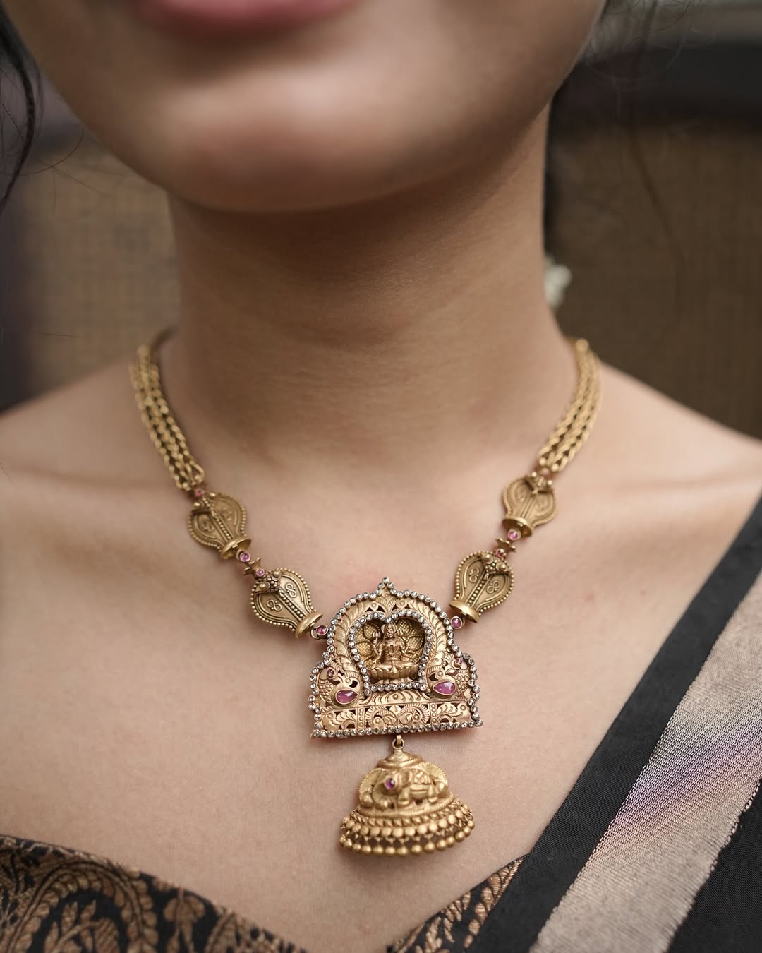Gold Designer Necklace Sets From 'Arnav Jewellery'