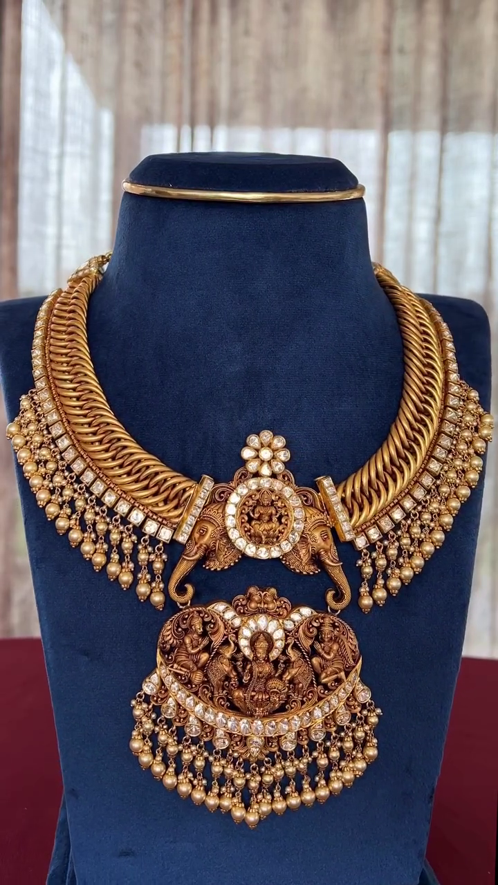 Gold Jalebi Necklace From 'Mangatrai Jewels'