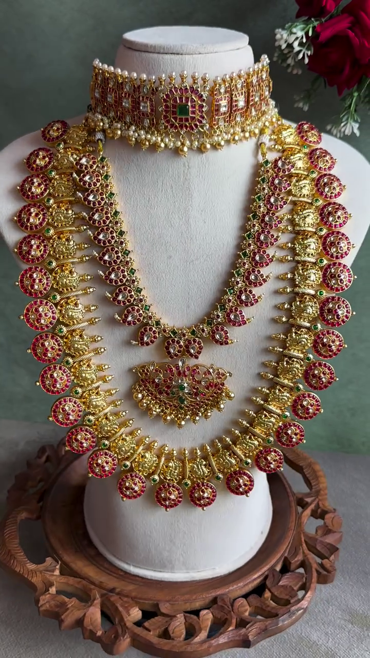 Imitation Jewellery Sets From 'Aishi Jewellery'