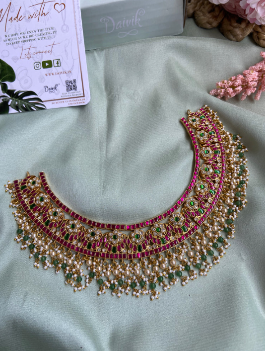 Imitation Kemp Necklace From 'Daivik'