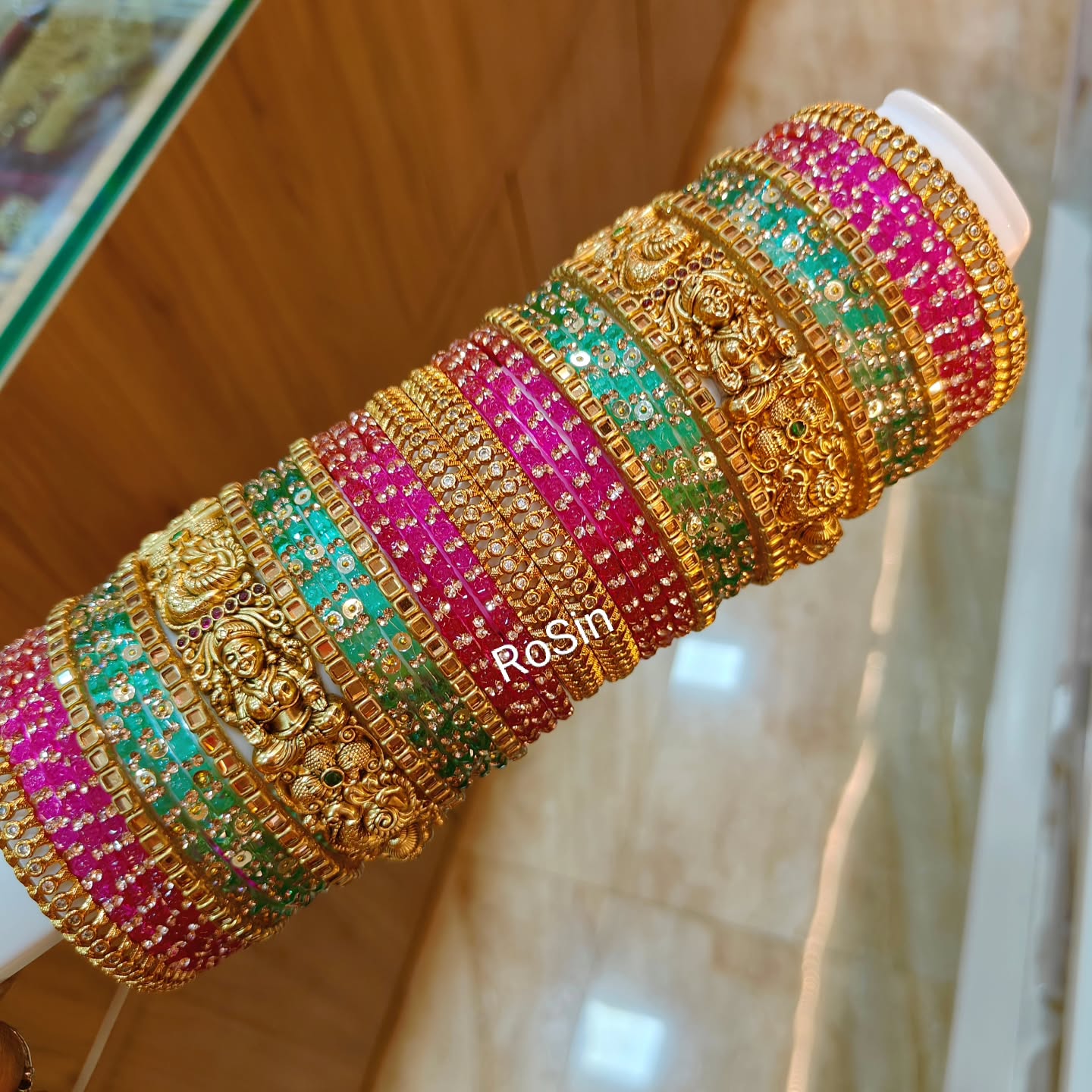 Traditional Bridal Glass Bangles Combo From 'Rosin Bangles'