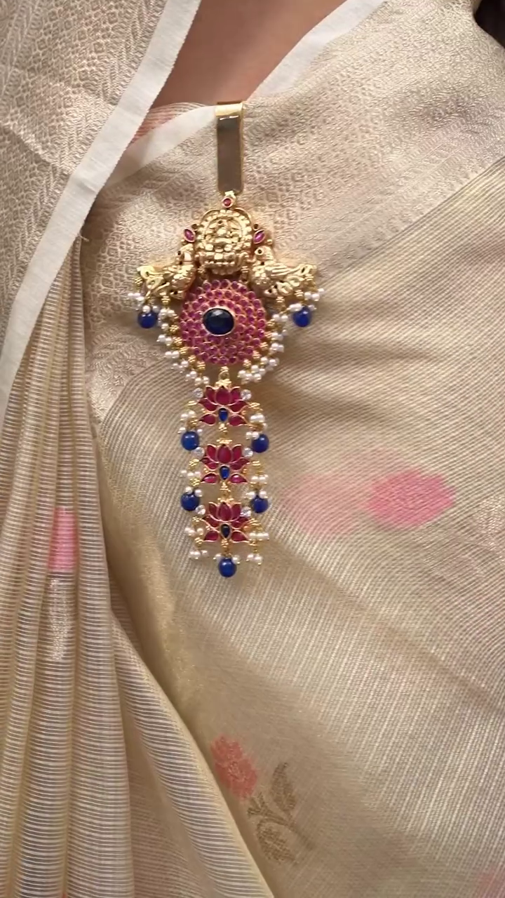Gold Plated Saree Key Chains From 'Queens Jewel Emporium'