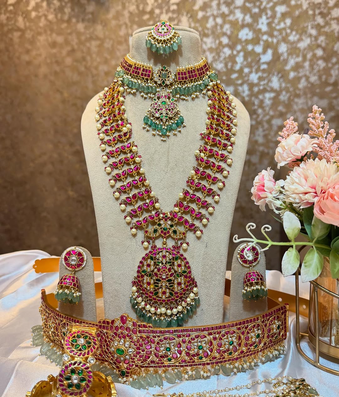 Bridal Jewellery Set From 'Bharat Rental Jewels'