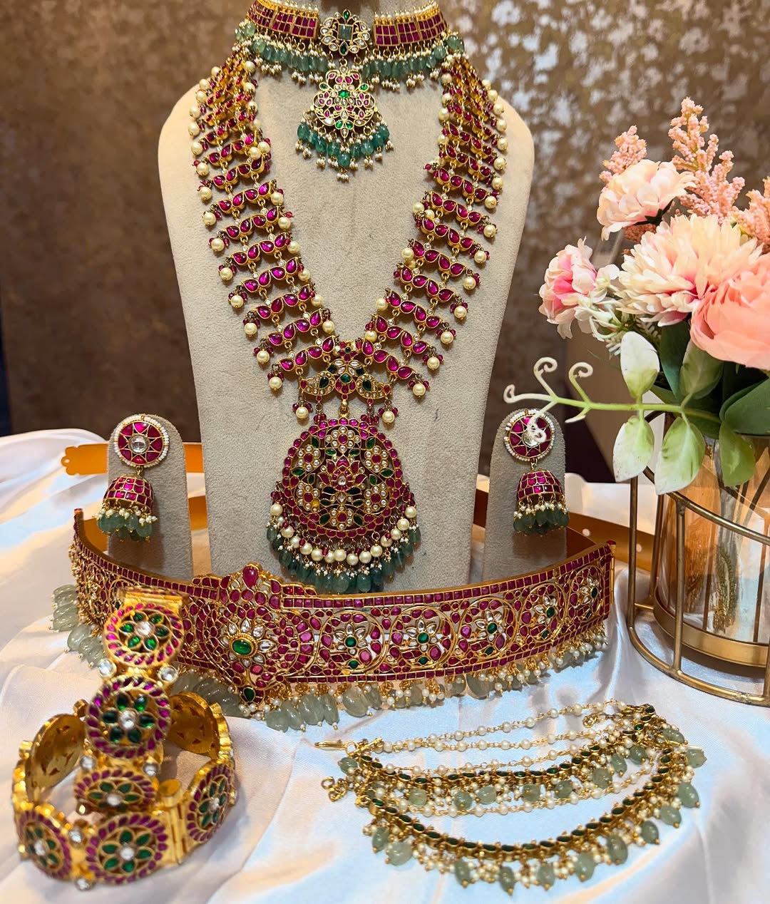 Bridal Jewellery Set From 'Bharat Rental Jewels'