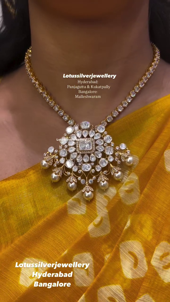 White Stone Necklace From 'Antique Lotus'